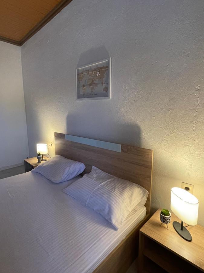 Aristotelis Apartments Неа-Карвали Экстерьер фото