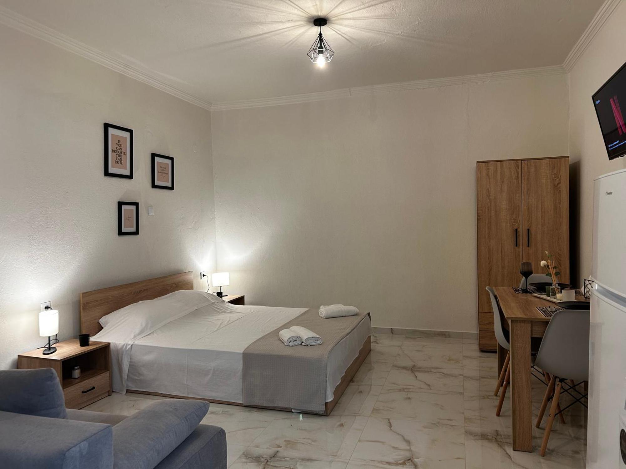 Aristotelis Apartments Неа-Карвали Экстерьер фото